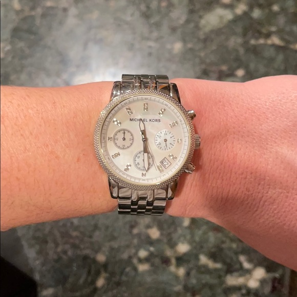 MICHAEL KORS Watch - Picture 4 of 4